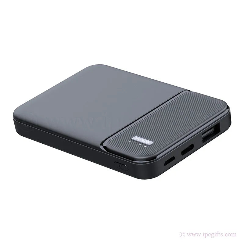 Power Bank with Built-In Cables – All-in-One Convenience